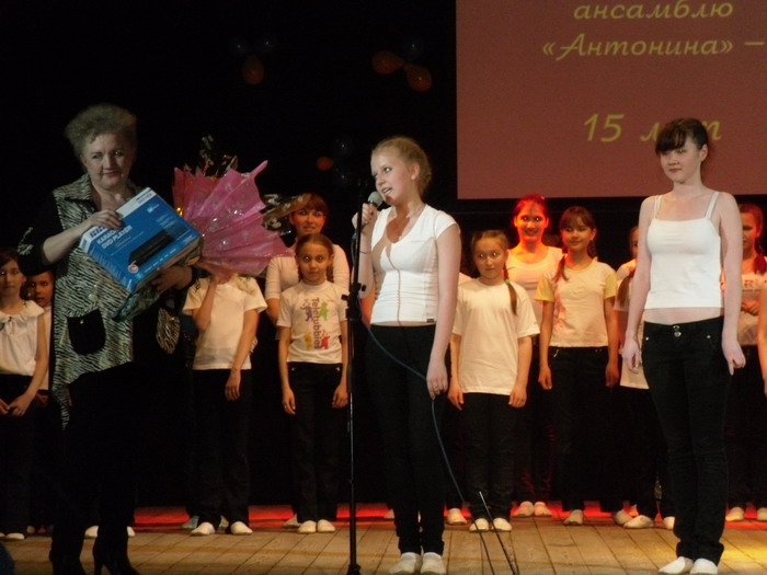 В Международный день танца -  юбилейный вечер народного детского танцевального ансамбля «Антонина»